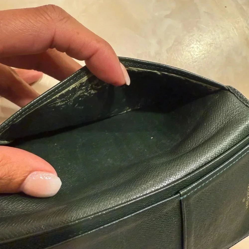 💯 Authentic Louis Vuitton Taiga Leather Long Wallet (175)